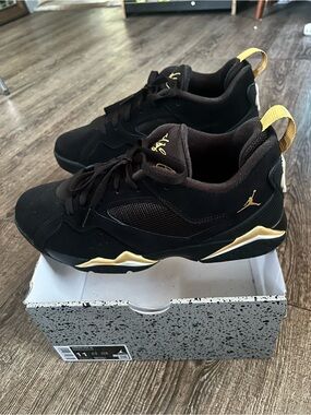 Jordan Men’s ‘92 MVP Black & Gold Low-Top Sneakers